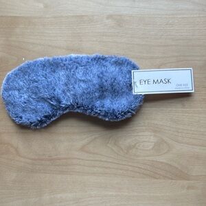 EYE MASK - ONE SIZE - Adjustable.
